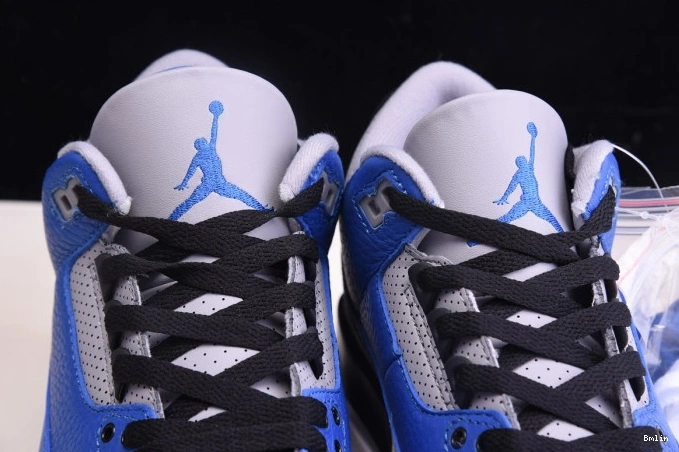 Bmlin Jordan Royal' CT8532 Retro Air 3 'Varsity 400 - 0824